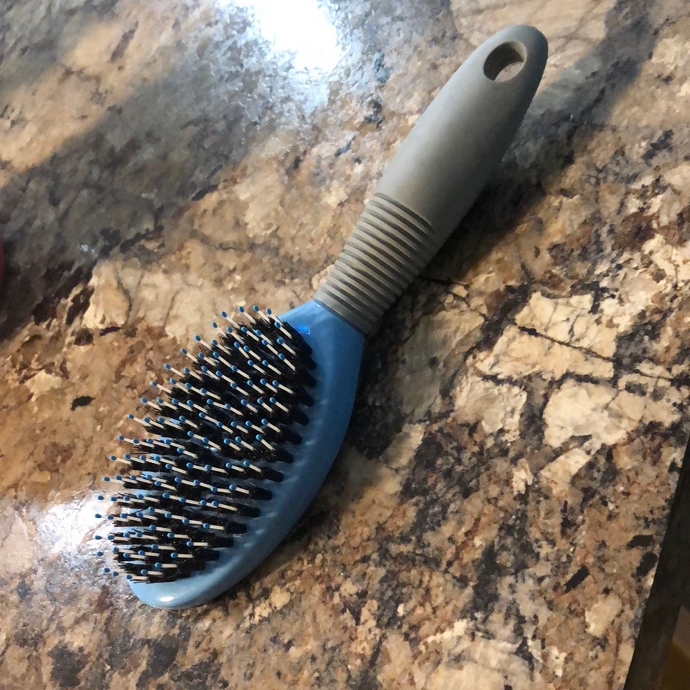 Pet brush